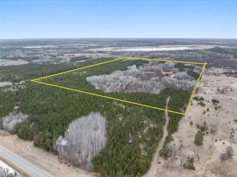 19146 320th St, Menahga, MN 56477