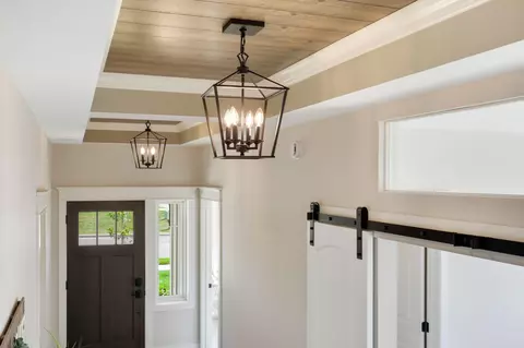 Entry Way - 2700 Hanson Ave, Faribault, MN 55021 photo 5 of 6