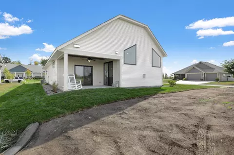 Exterior - 2700 Hanson Ave, Faribault, MN 55021 photo 3 of 10
