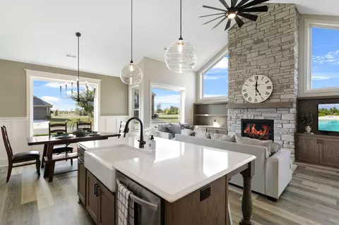 Kitchen - 2700 Hanson Ave, Faribault, MN 55021 photo 4 of 7