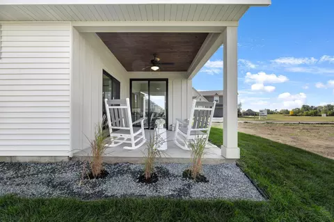Exterior - 2700 Hanson Ave, Faribault, MN 55021 photo 8 of 10