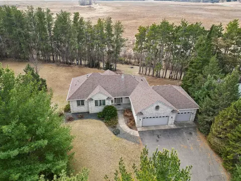 25292 Grand Prix Ct, Wyoming, MN 55092