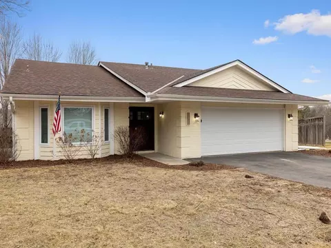 13320 Pepperwood Ln, Hopkins, MN 55305