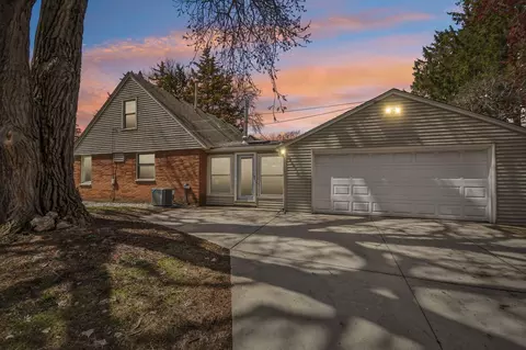 7000 Lombardy Ln, Crystal, MN 55428