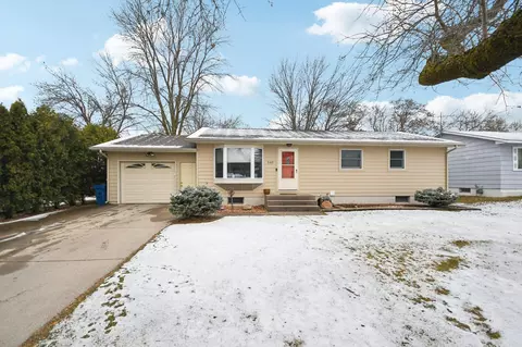 540 8th St NW, Elk River, MN 55330