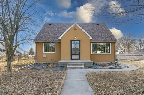 330 Adams St S, Shakopee, MN 55379