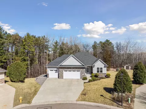 1800 Gettysburg Ct, Golden Valley, MN 55427