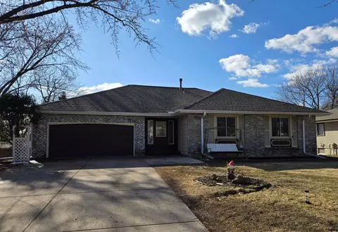 7041 Aberdeen Curv, Woodbury, MN 55125