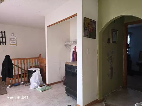 Entry Way - 202 Pine St, Lucan, MN 56255 photo 4 of 7