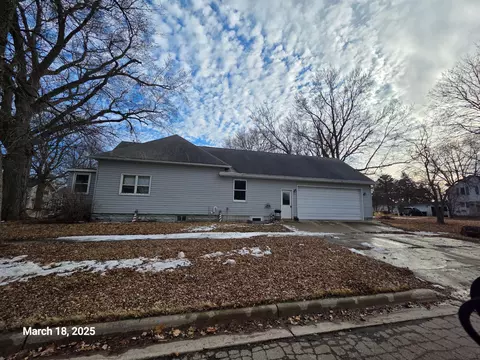 Exterior - 202 Pine St, Lucan, MN 56255 photo 3 of 8