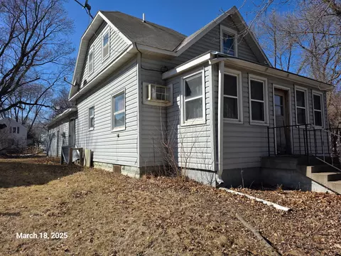 202 Pine St, Lucan, MN 56255