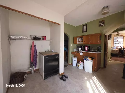 Entry Way - 202 Pine St, Lucan, MN 56255 photo 3 of 7