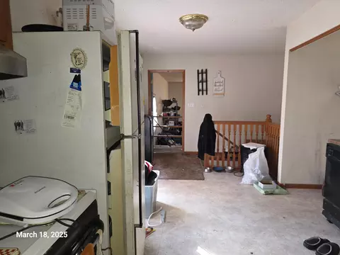 Entry Way - 202 Pine St, Lucan, MN 56255 photo 2 of 7