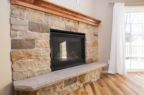 Living - 154 Kings Pointe Dr, Delano, MN 55328 photo 4 of 6