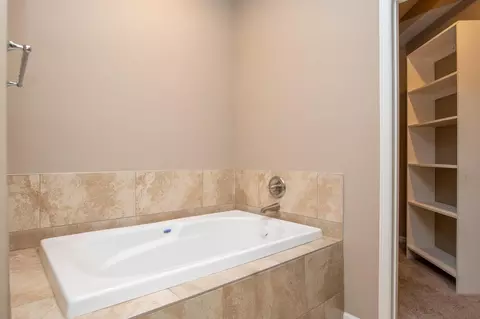 Bath - 154 Kings Pointe Dr, Delano, MN 55328 photo 3 of 5