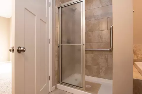 Bath - 154 Kings Pointe Dr, Delano, MN 55328 photo 5 of 5