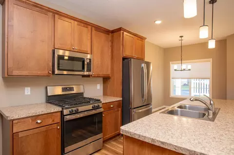 Kitchen - 154 Kings Pointe Dr, Delano, MN 55328 photo 3 of 3