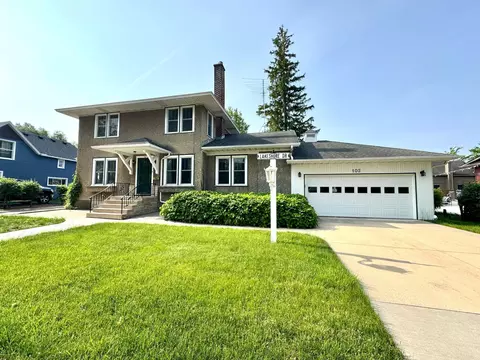 102 Lakeshore Dr, Stewartville, MN 55976