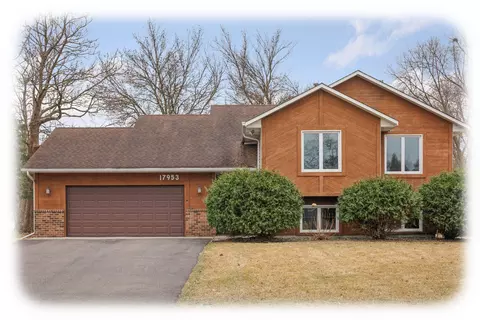 17953 S Shore Ln W, Eden Prairie, MN 55346