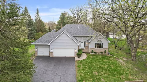 7280 Pineview Ln N, Maple Grove, MN 55369