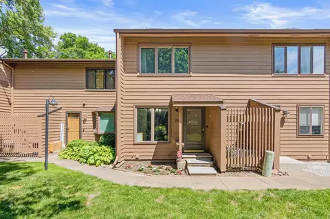 359 W Eagle Lake Dr, Maple Grove, MN 55369