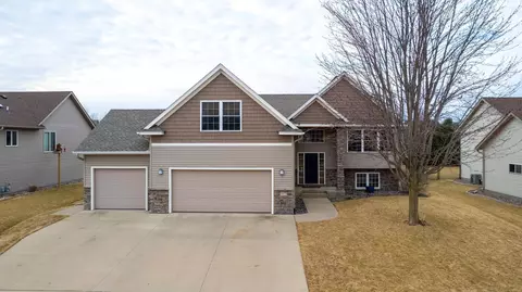1910 Taurus Ct SW, Rochester, MN 55902