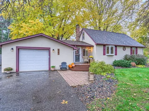 6981 Sunrise Dr, Lino Lakes, MN 55014