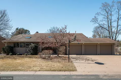 5285 E Lake Beach Ct, Shoreview, MN 55126