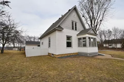 1824 W 5th St, Red Wing, MN 55066