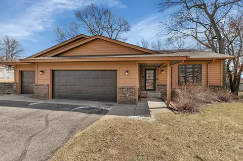 3744 Sterling Dr, Saint Cloud, MN 56301