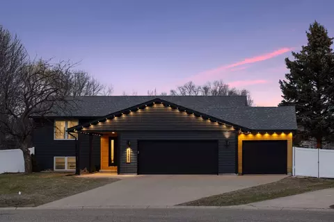 8251 208th St W, Lakeville, MN 55044