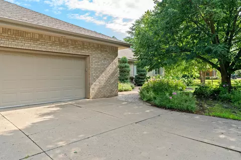 Exterior - 3931 Crestview Dr, Excelsior, MN 55331 photo 6 of 21