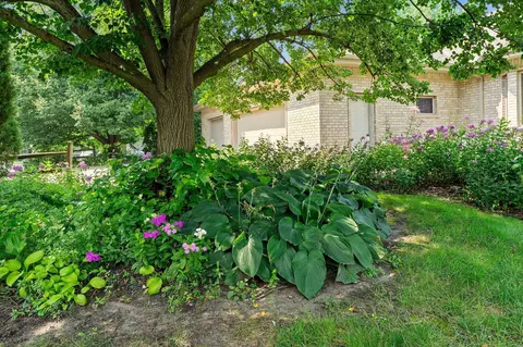 Exterior - 3931 Crestview Dr, Excelsior, MN 55331 photo 16 of 21