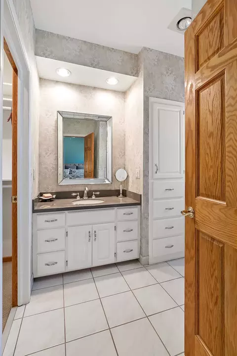 Bath - 3931 Crestview Dr, Excelsior, MN 55331 photo 2 of 5