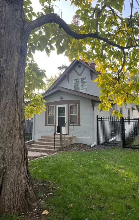 5848 Sunrise Dr, Minneapolis, MN 55419