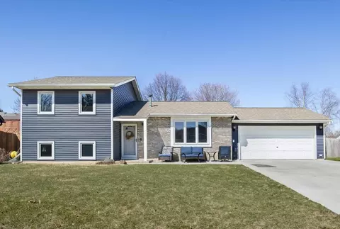 309 9th St NW, Byron, MN 55920