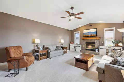 5829 Three Oaks Ave, Maple Plain, MN 55359 photo 4