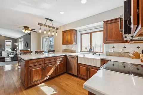 5829 Three Oaks Ave, Maple Plain, MN 55359 photo 8