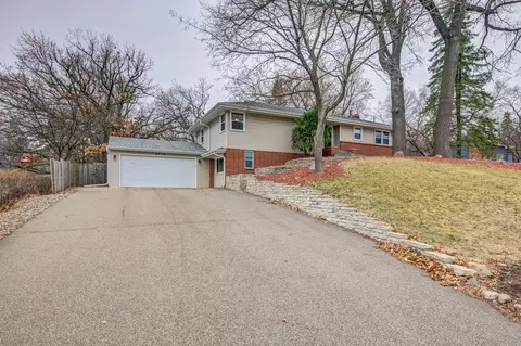 4714 Caribou Dr, Minnetonka, MN 55345
