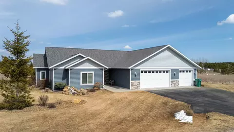 1320 Whiting Rd NW #93, Bemidji, MN 56601