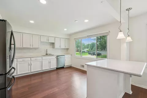 Kitchen - 1787 Gold Ct, Eagan, MN 55122 photo 2 of 3