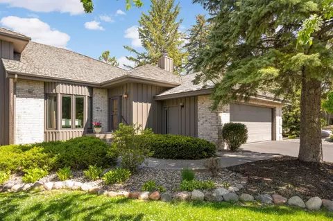 926 S Highview Cir, Mendota Heights, MN 55118
