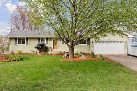 5912 Meadow Lake Rd W, New Hope, MN 55428