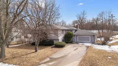 2298 Clark St, Eagan, MN 55122