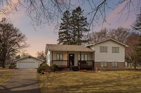 2951 Edgerton St, Little Canada, MN 55117