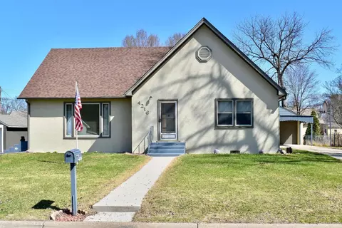 4216 W 8th St, Winona, MN 55987