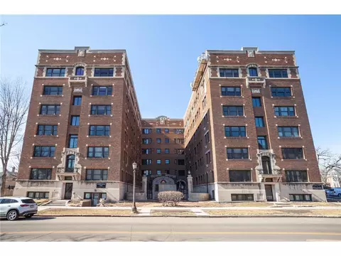 79 Western Ave N #100, Saint Paul, MN 55102