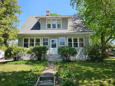 502 Park St S, Fairfax, MN 55332
