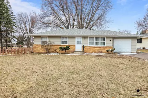 2148 Mapleview Ave, Maplewood, MN 55109