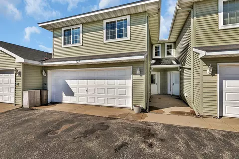 105 Glenshire Blvd S, Watkins, MN 55389